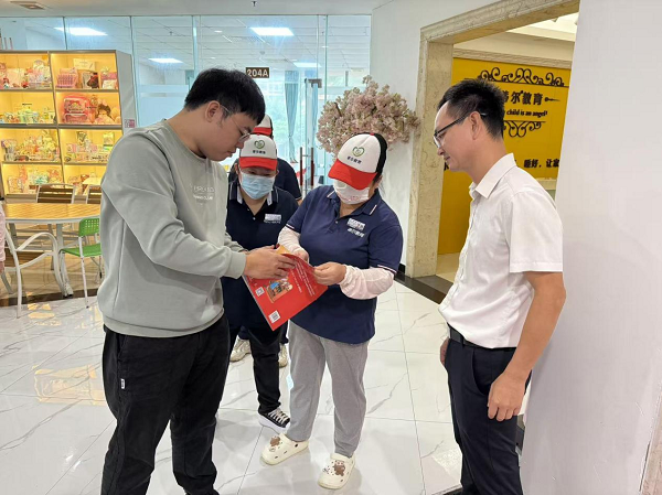 海口美兰区开展“扫黄打非+护苗”联合行动 净化校园周边文化环境————深入打字复印行业专项检查